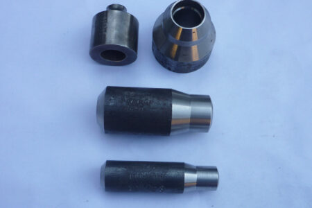 Stutzen- aus Werkstoff 16Mo3 und 10CrMo9 10